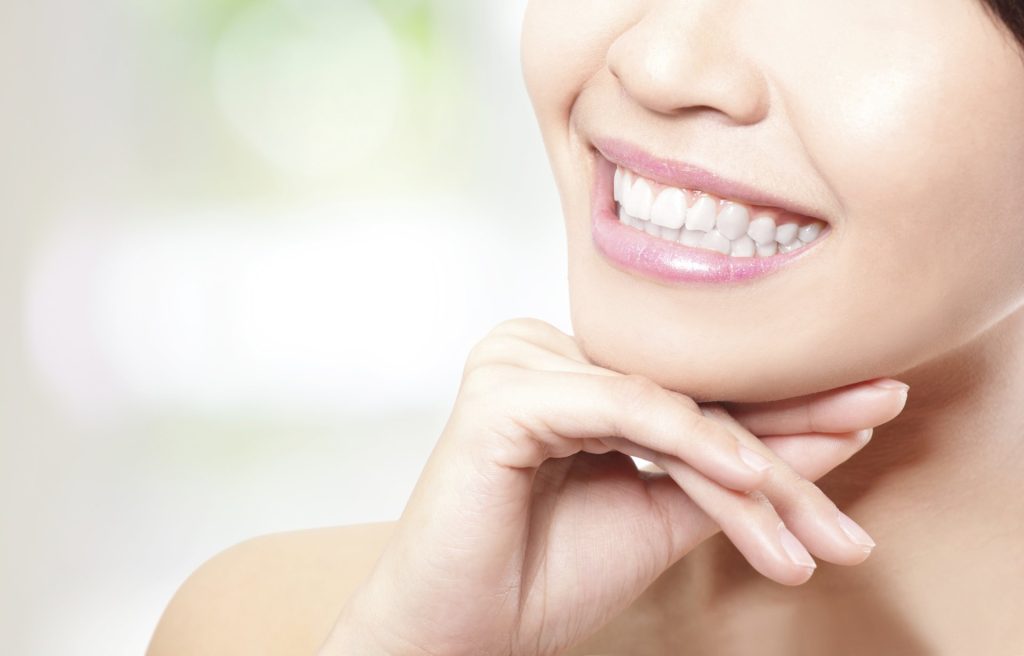 Uso del laser dentale per l'igiene orale: come funziona? 2 Igiene orale | Laser dentale | Rigenerazione ossea