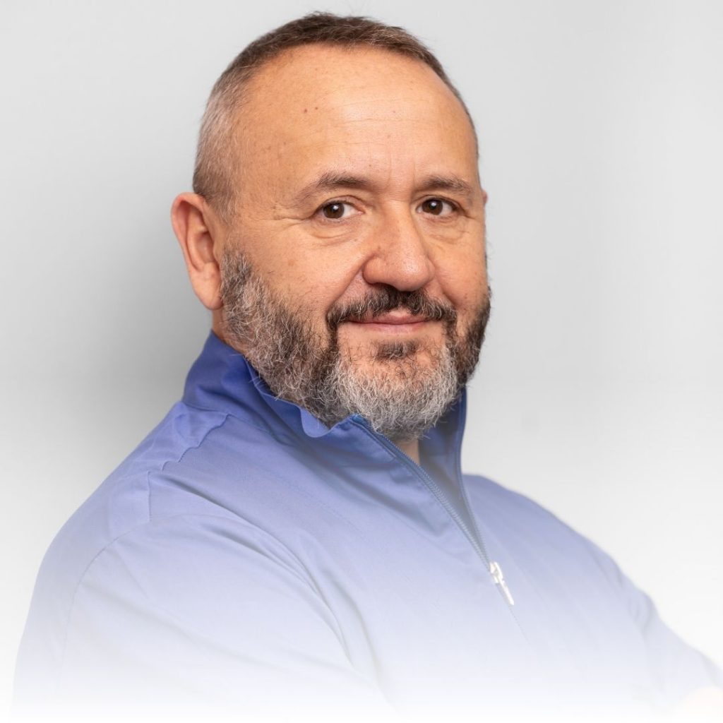 Dott. Paolo Viganò - Direttore scientifico _ si occupa di implantologia e chirurgia orale, riabilitazioni implanto-protesiche e gnatologia