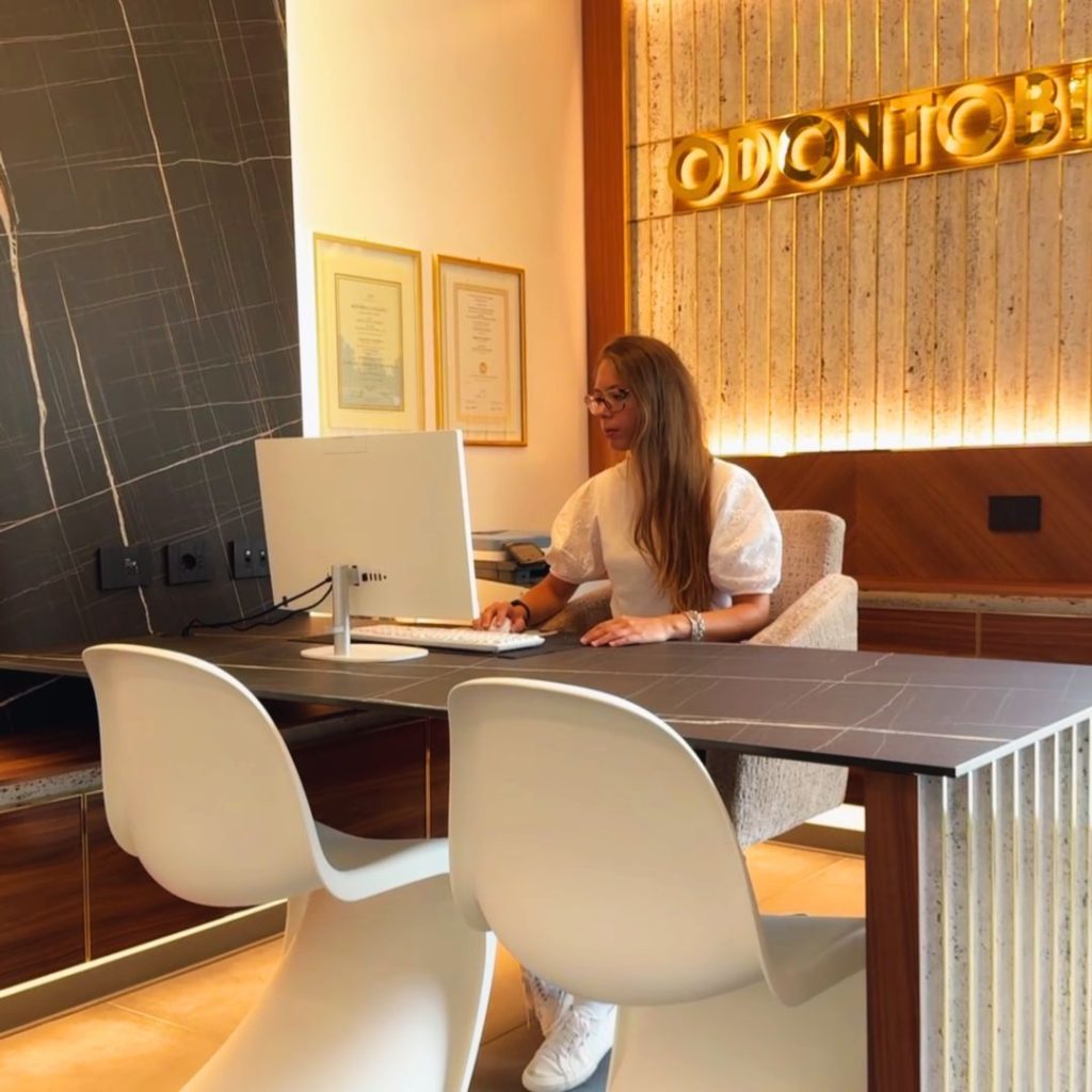 Home 48 Dentista a Novara e Varese | Studio Dentistico OdontoBi